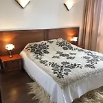 Breathtaking Mountain View 3 Bedrooms Apartment Bansko