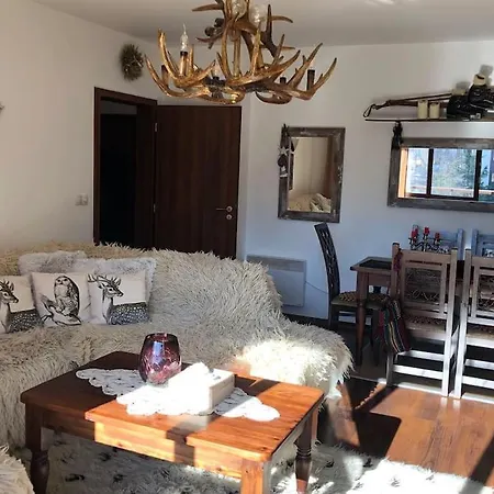 Breathtaking Mountain View 3 Bedrooms 아파트 *