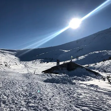 Breathtaking Mountain View 3 Bedrooms * 반스코