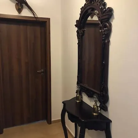 Breathtaking Mountain View 3 Bedrooms 아파트 *