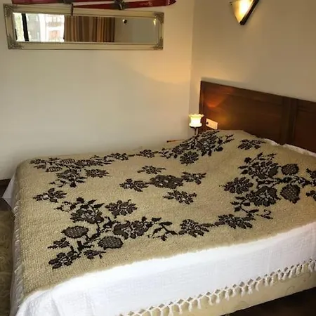 Breathtaking Mountain View 3 Bedrooms 아파트 *
