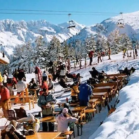 아파트 Breathtaking Mountain View 3 Bedrooms 반스코