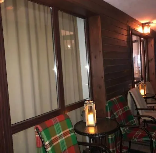 Breathtaking Mountain View 3 Bedrooms Apartment Bansko